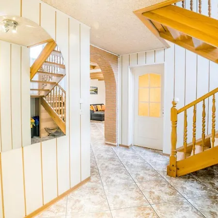 Dom Do Wynajecia Lena