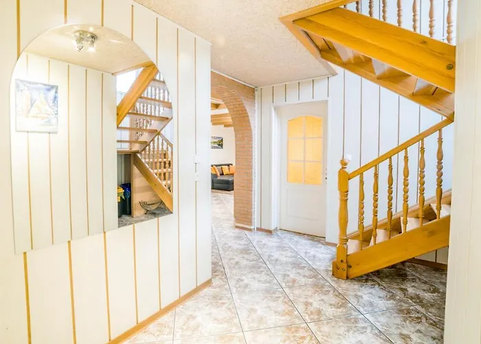 Dom Do Wynajecia Lena